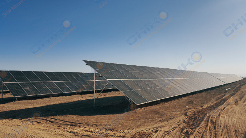 Projeto de estação de energia solar Aksay Yintai 70MW para ajudar o fornecimento local de energia verde